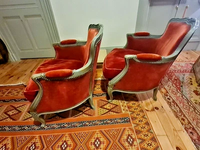 Paire de fauteuils bergères anciens . Style Louis XV. - Photo 1/4