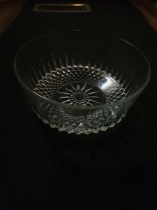 Vintage Diamond Point Arcoroc France Starburst Glass Serving Salad Fruit Bowl 9" - Picture 1 of 6