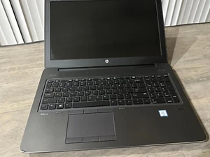 HP ZBook 15 G3 Intel i7-6820HQ 2.7GHz 16GBDDR4 256GB Nvidia M1000M Win 10 PRO #9 - Picture 1 of 7