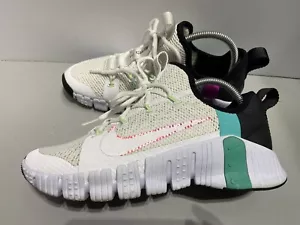 Nike Free Metcon 3 weiße hyperviolette Trainingsschuhe Jade CJ6314 120 Damen Gr. 9 - Bild 1 von 7