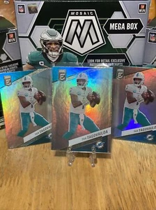 Lote de tarjetas Donruss Elite Tua Tagovailoa #98 Base (3) 2023 Miami Dolphins - Imagen 1 de 16