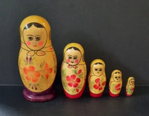 5 HOLZ RUSSISCHE 70er JAHRE HANDBEMALTE MATROSCHKA NESTCHEN PUPPEN - Bild 1 von 8