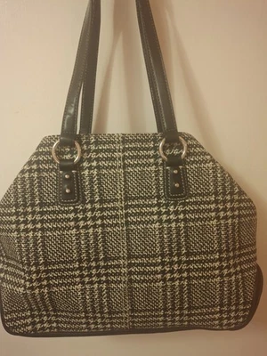 Beautiful Liz Claiborne Purse - Image 1 of 4