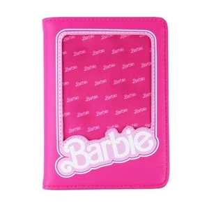 Barbie Hot Pink Passport Holder Geldbörse Cakeworthy Neu Versiegelt - Bild 1 von 5
