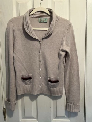 Cárdigan de cachemir Anthropologie HWR cuello enrollado claro lila leche vidrio botones Foto 1 de 4