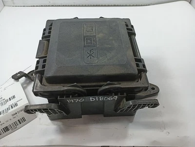 Fuse Box Engine from 2014 Cadillac CTS Base w/ Signal-Marker Lamps 11753461 - Image 1 of 4