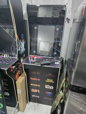 Máquina de videojuegos clásica AtGames Legends Ultimate Mini Home Arcade Foto 1 de 4