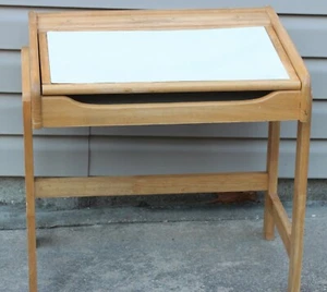Kinder Arbeitszimmer Schreibtisch mit Klappplatte 24" x 18" x 24" - Bild 1 von 2