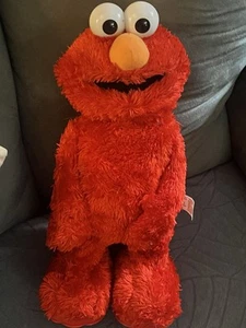 Vintage Tickle Me Elmo 2005 Sesame Street Plush Laugh Talk Walk TMX Works 15” - Picture 1 of 5