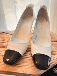 Authentic Chanel White Black Vintage Cap Toe Pumps 42 - Picture 1 of 15