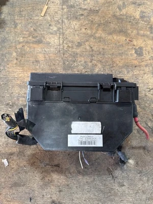 Caixa de fusíveis Dodge Caravan Town & Country 2008-10 módulo de energia TIPM RTB09C04C6 - Imagem 1 de 4