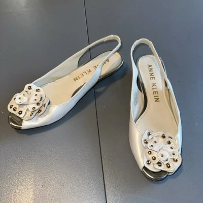 Anne Klein Farrah Mujer 8.5M Gatito Tacón Eslinga Espalda Puntera Abierta Zapatos Cuero Perla Foto 1 de 4