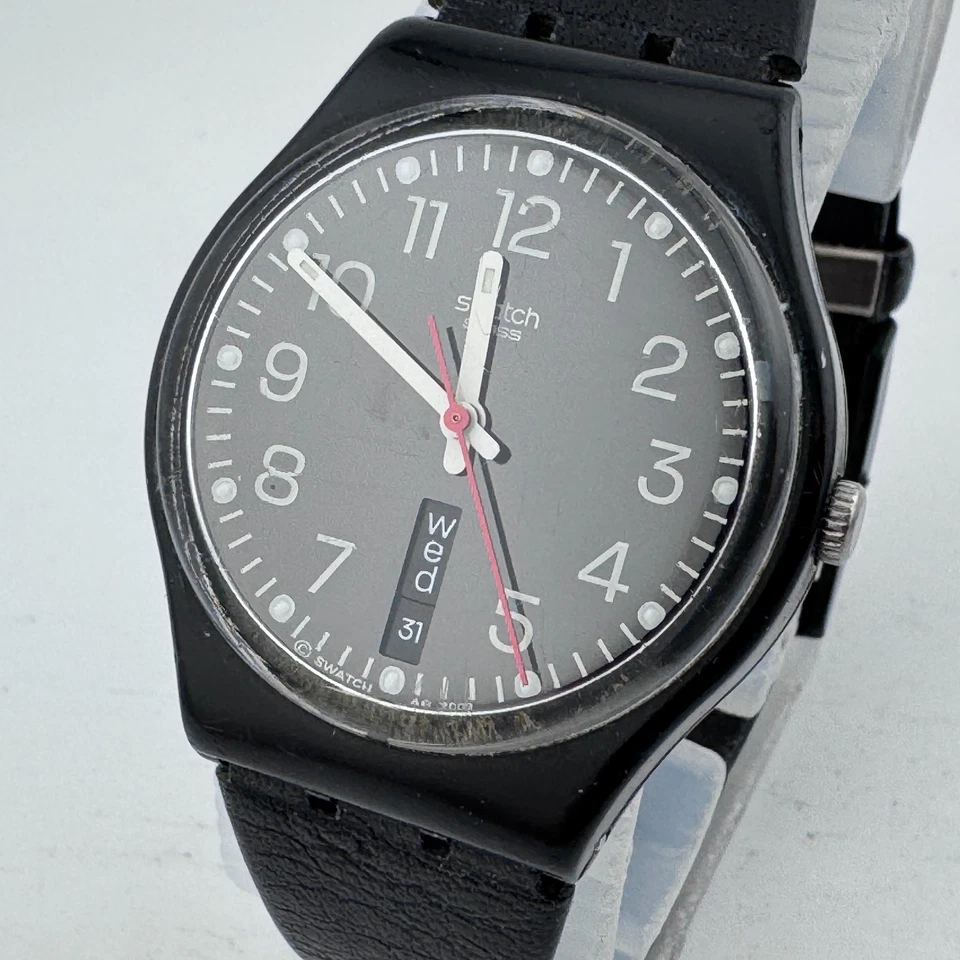 Reloj de cuarzo suizo Swatch Red Sunday GB750 de colección para hombre negro día fecha batería nueva Foto 1 de 4
