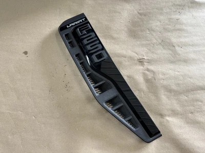 2023-2025 Ford F-250 F-350 Lariat LH Driver Side Fender Insert Emblem Vent - OEM Foto 1 de 4