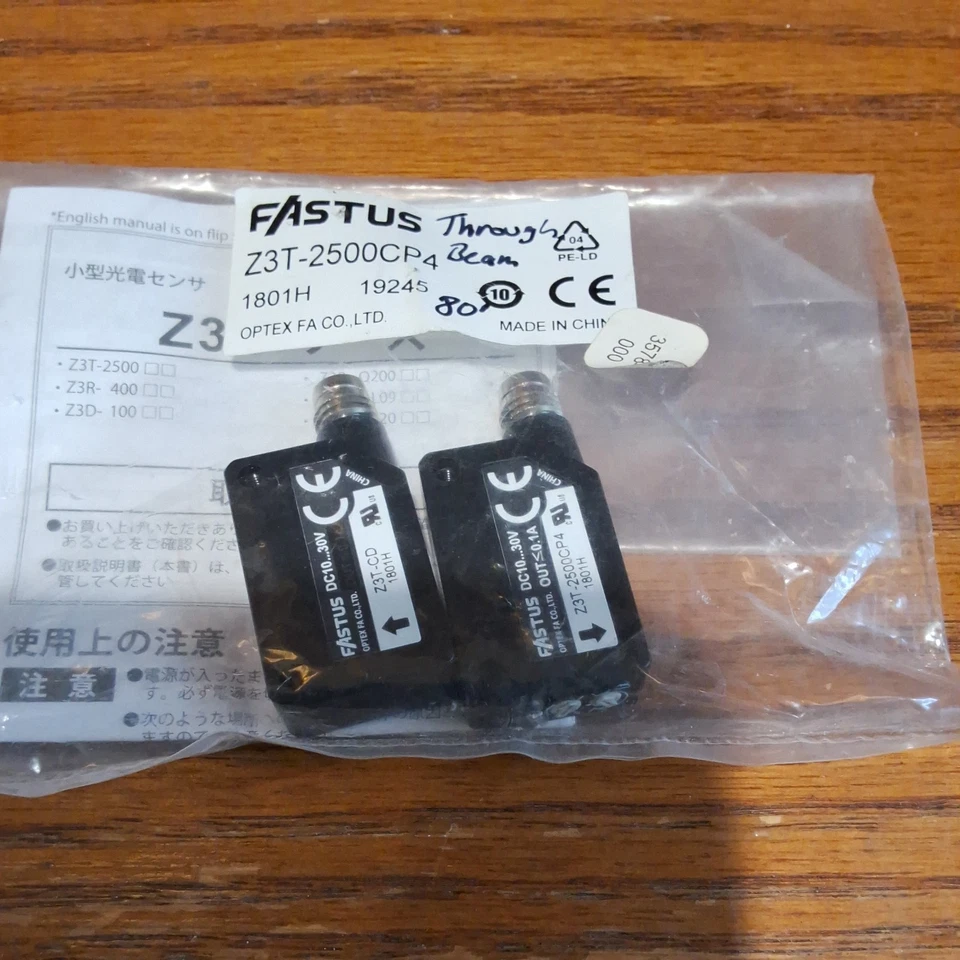 Optex Fastus Z3T-2500CP4 Photoelectric Sensor 10-30VDC Foto 1 de 1