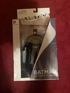 DC Collectibles Justice League BATMAN 6.5 Action Figure Sculpted-Jack Matthews - Picture 1 of 6