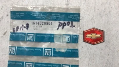 Chevrolet 1976-1987 OEM tapacubos central inserto GM 14020904 Foto 1 de 4