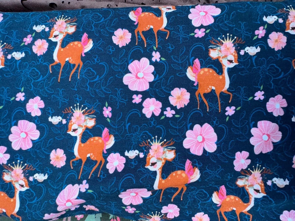 Preissenkung Jersey Kinderstoff mit Reh  dunkelblau mit Rosa Blumen  1,00 X 1,40 - Bild 1 von 1
