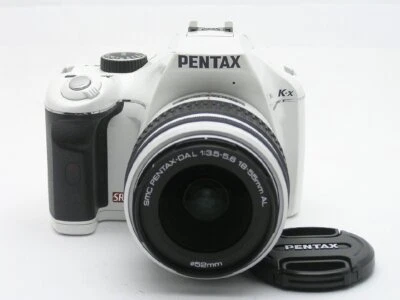 Pentax K-x digitale 12,4-MP-Spiegelreflexkamera weiß im Set mit Objektiv 18–5... - Bild 1 von 4
