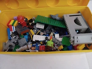 Bulk Lego Bricks Lot Mixed 3 lbs. 11 oz. Genuine Bricks Minifigures Pieces Parts - Picture 1 of 6