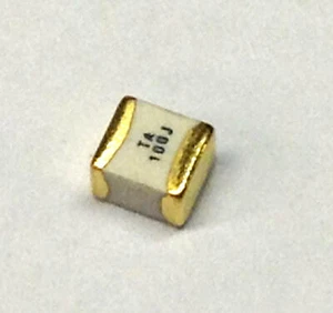 1 Stück ATC 100B High-Q SMD Keramik Vielschichtkondensator 10pF 500V 1% (M2107) - Picture 1 of 7