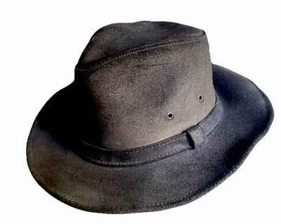 Chapéu Fedora Masculino Minnetonka Preto Couro Genuíno Formato Redondo Tamanho Médio - Imagem 1 de 4