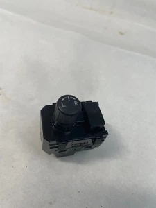 OEM 2010–2014 Subaru Outback/Legacy Power Mirror Switch 83061AJ010 - Bild 1 von 4