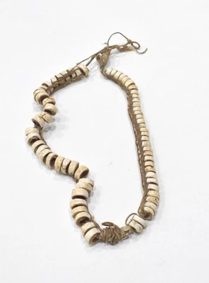 Collar de dinero concha de Papúa Nueva Guinea distrito de Ambunti Foto 1 de 3