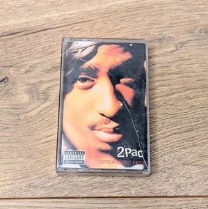 2 Pac Greatest Hits Cassette Tape 1998 Death Row Records - Imagen 1 de 4