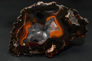 Crater agate collector specimen (fluorescent) - Picture 1 of 7