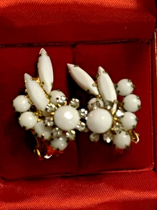 Juliana D&E Milk Glass Earrings Open-Back w Rhinestone Prong-set Clip-on 1" - Picture 1 of 5