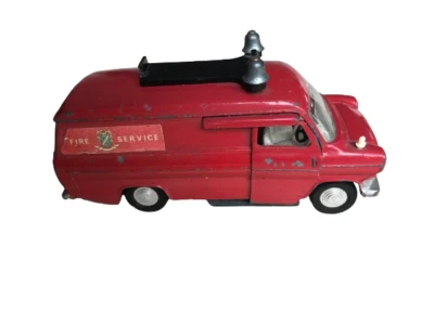 Dinky Toys (Meccano Ltd) Fire Service Ford Transit Van - Immagine 1 di 4