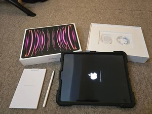 iPad Pro 2022: 1TB Wi-Fi 12.9” M2 Bundle w/ Joy Factory case - Picture 1 of 3