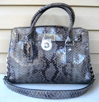 Bolso de hombro Michael Kors charol serpiente cadena Foto 1 de 4