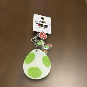 Llavero Yoshi Slide Mirror Usj Nintendo World usado pequeños arañazos - Imagen 1 de 2