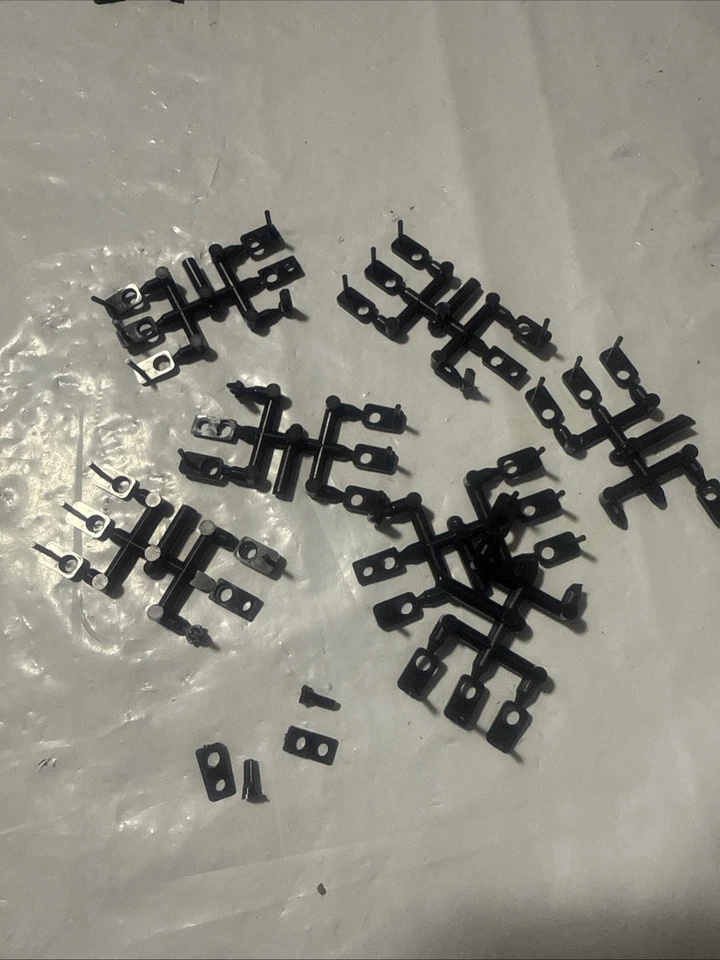 AURORA SLOT CAR T-JET LARGO LARGO BISELADO CALIDAD GUÍA PASADORES 60 PIEZAS BOLSA BONIFICACIÓN Foto 1 de 1