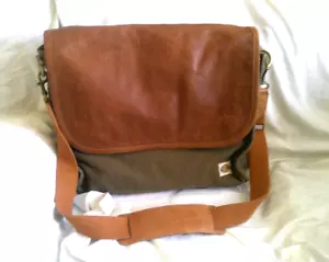 FOSSIL MENS BROWN CANVAS LEATHER  XTRALARGE MESSENGER BAG - Picture 1 of 15