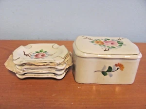 VINTAGE 4 SMALL FLORAL CERAMIC GOLD TRIM ASHTRAYS & CASE SET MADE IN JAPAN - Picture 1 of 7