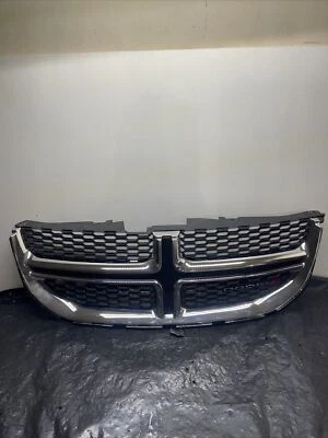2011 - 2020 道奇 Grand Caravan 铬格栅 11RTDUGASM OE — 第 1/4 张图片