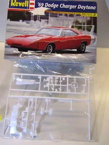 Revell 1:25 Scale '69 Dodge Charger Daytona Sprue 0 0750 Whiteđź‘€Parts Onlyđź‘€ - Picture 1 of 2