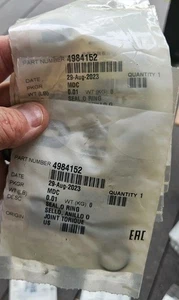 LOT OF 2 CUMMINS SEAL,O RING 4984152 OEM NOS 4984152 FREE SHIPPING - Picture 1 of 4