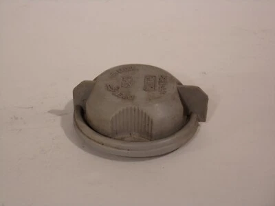 99 00 01 02 1999 2000 DAEWOO LANOS HEADLIGHT BULB DUST COEVR ACCESS CAP K1561 - Image 1 of 2