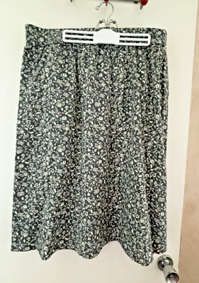 Falda Sonoma Talla 1X Negra Blanca Floral Mezcla de Lino Cintura Abotonada Foto 1 de 4