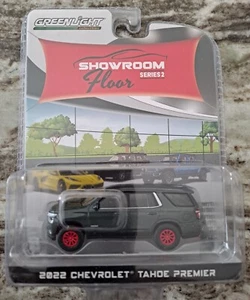 Greenlight Target Red Edition Chase Showroom Floor 2022 Chevrolet Tahoe Premier - Foto 1 di 4