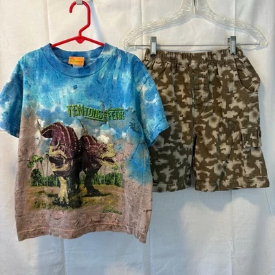 Conjunto de camiseta de película de dinosaurios de Disney pantalones cortos cargo grande 7/8 Ten Tons of Fear Y2K Foto 1 de 4