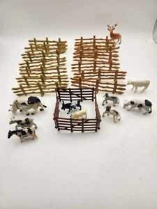 18 Stück Vintage Bauernhof, Ranch oder Scheunenzaun mit 7 Kühen, 2 Ziegen Hirsche Bahnhof Hof - Bild 1 von 9