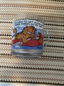 GARFIELD & ODIE CANOE - VINTAGE 1978 MCDONALDS ANCHOR HOCKING GLASS MUG - Picture 1 of 4