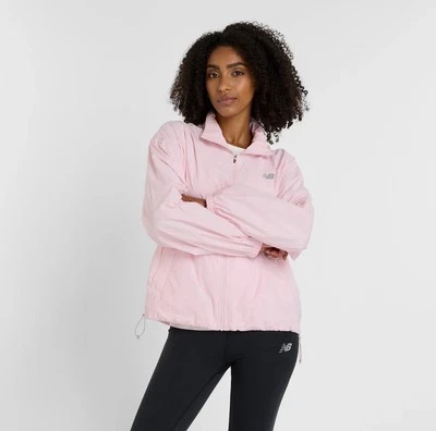 CHAQUETA EMPACABLE NEW BALANCE NYC MARATHON GRANDE WJ03237M ROSA Foto 1 de 2