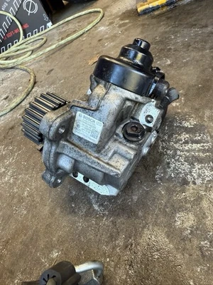 Volkswagen Passat 2012-2014 2,0 L TDI diésel bomba de combustible de alta presión 03L130755AB Foto 1 de 3