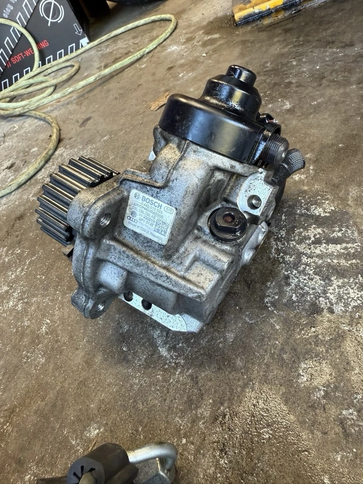 Volkswagen Passat 2012-2014 2,0 L TDI diésel bomba de combustible de alta presión 03L130755AB Foto 1 de 3